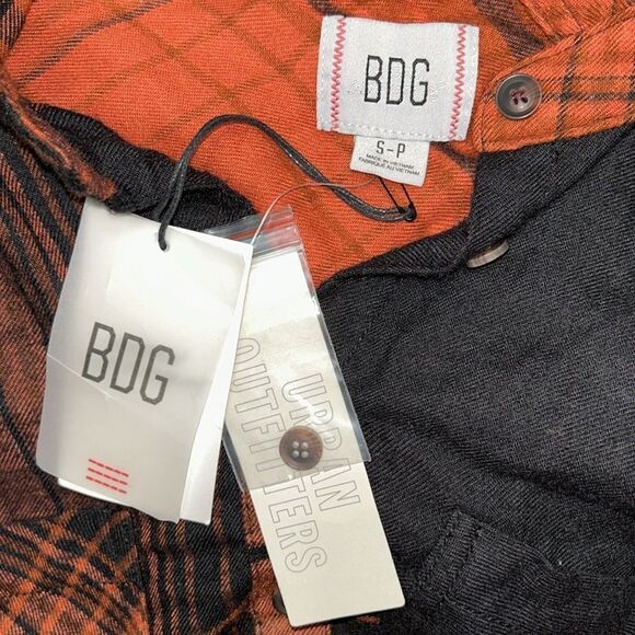 Urban Outfitters BDG Plaid Flowy Button Down Shirt(Size Small) - Picture 9 of 10